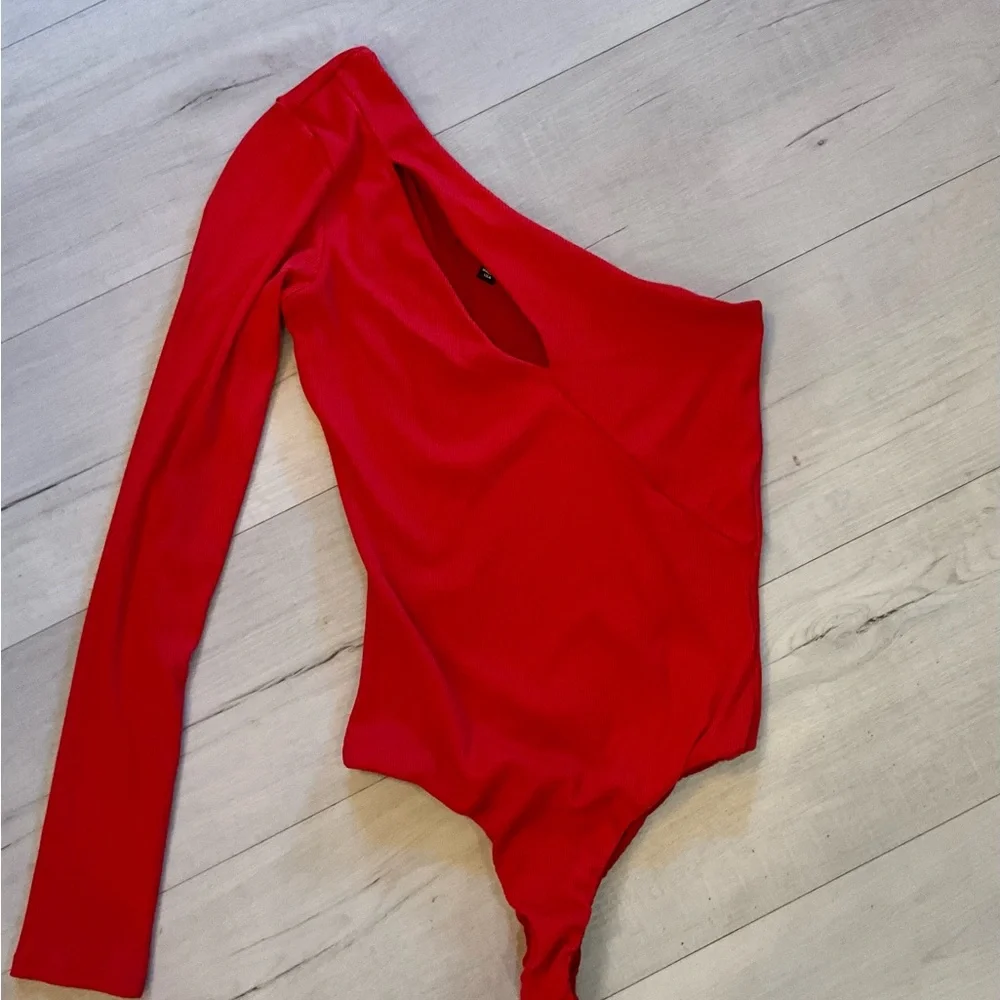 Lulus Make a Slash Red Ribbed One-Shoulder Long Sleeve Bodysuit XS - Picture 5 of 9